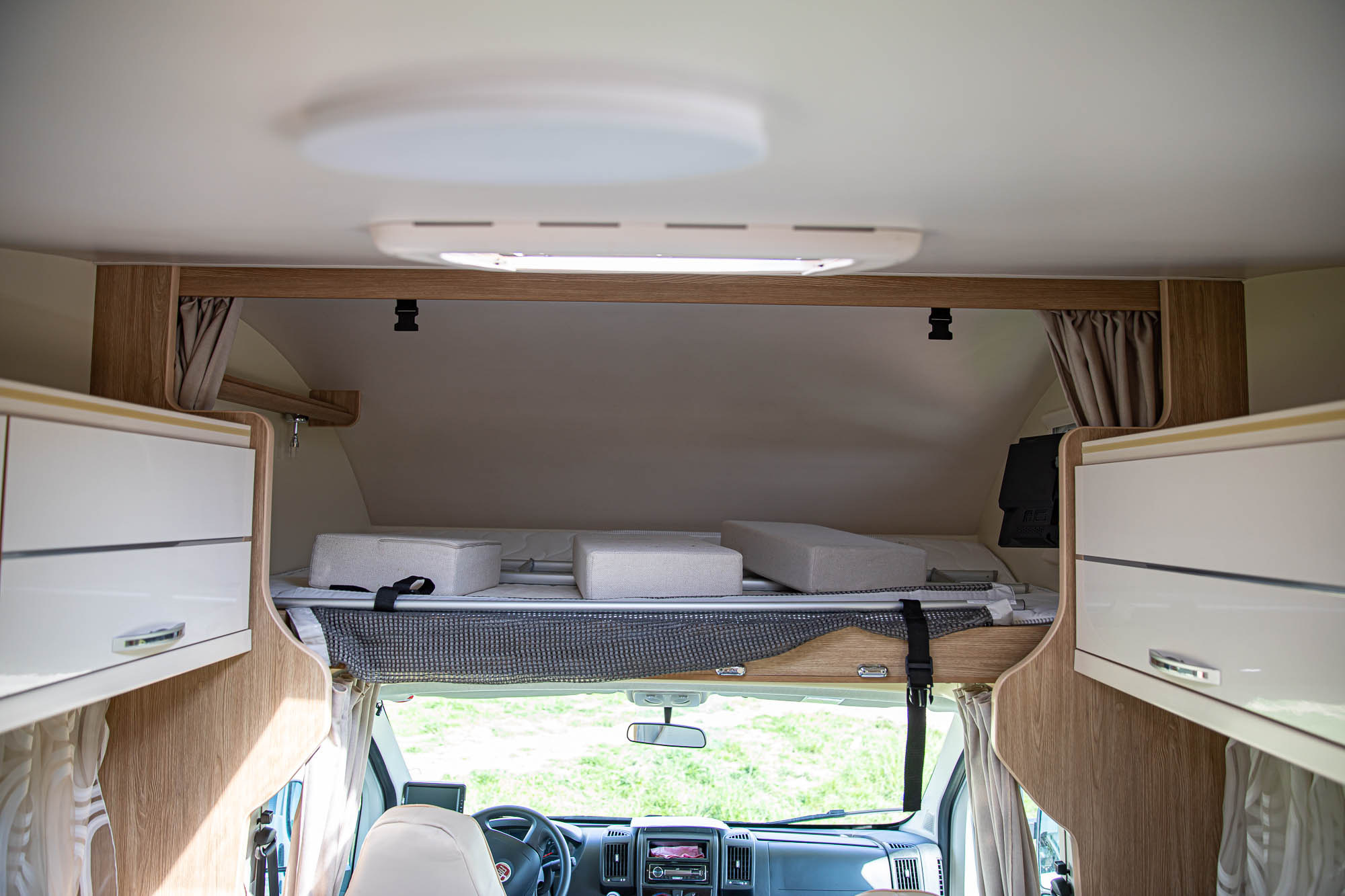 camper-huren-groesbeek-nijmegen-ducato-rimor-seal-9-camper-huren